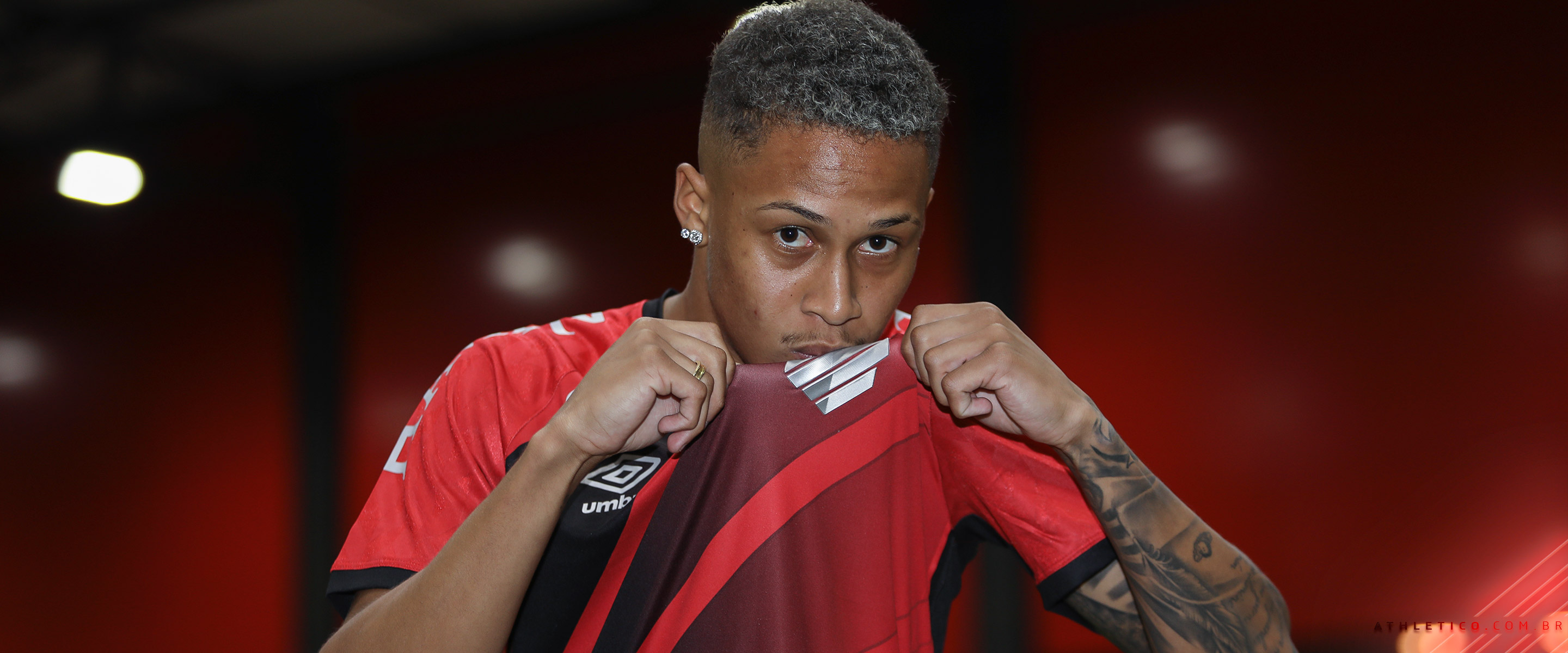 Athletico Paranaense acerta o retorno do atacante Vitinho - Athletico Paranaense