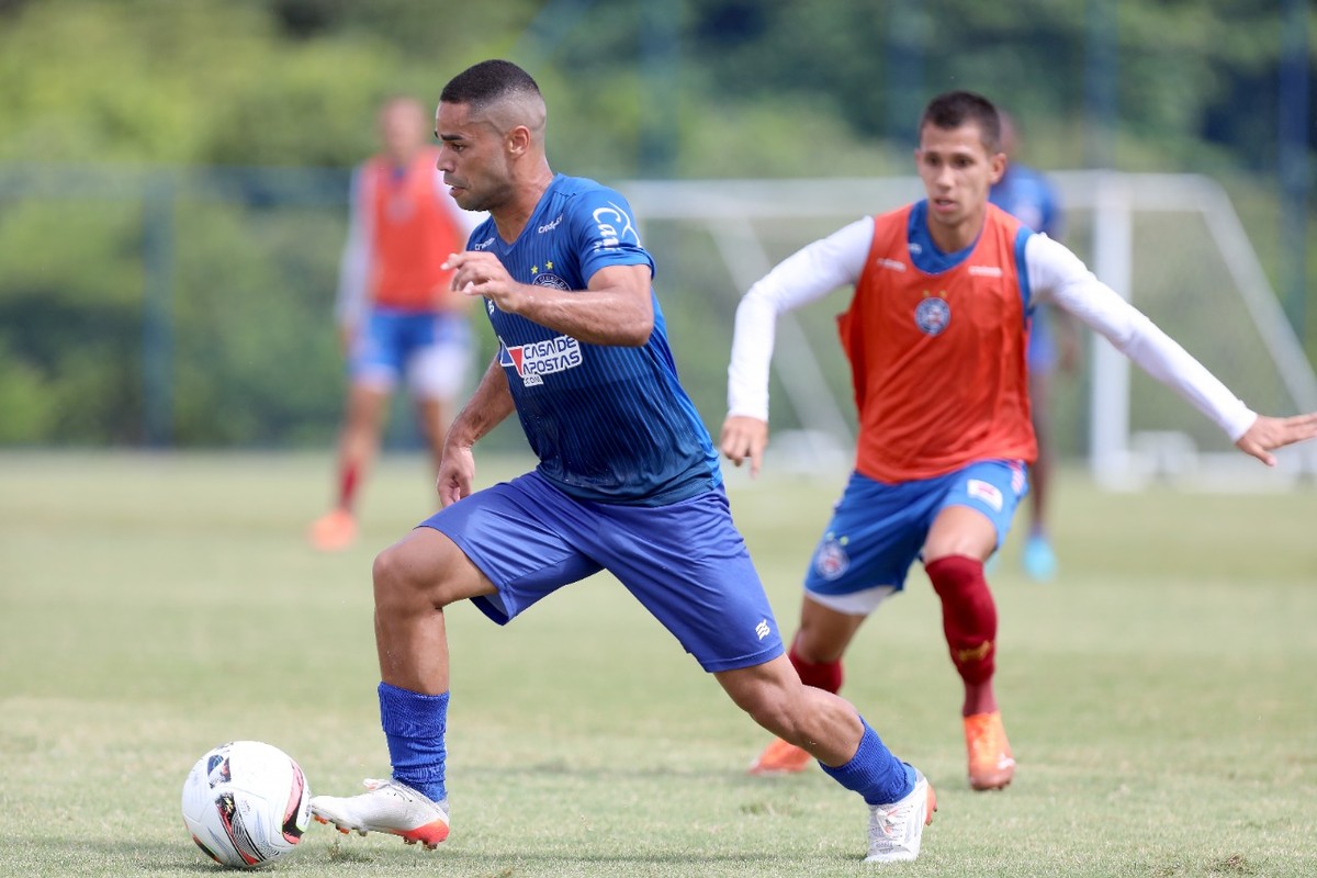 Com novos reforços em campo, profissionais do Bahia goleiam sub-20 em jogo-treino - Globo.com