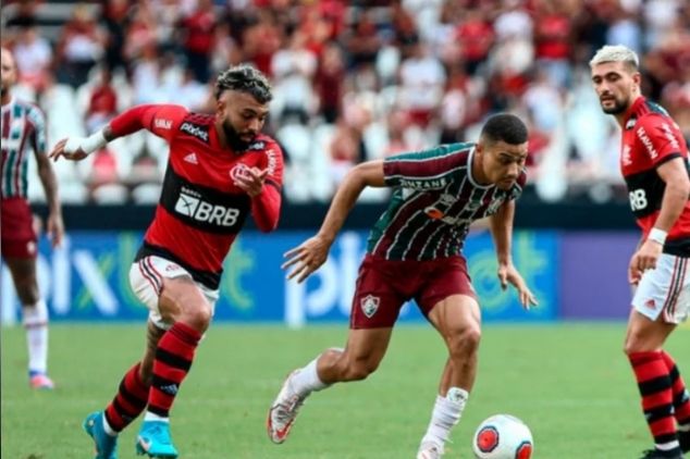 Flamengo x Fluminense: Vidente indica resultado do jogo de ida da final do Carioca - Torcedores.com