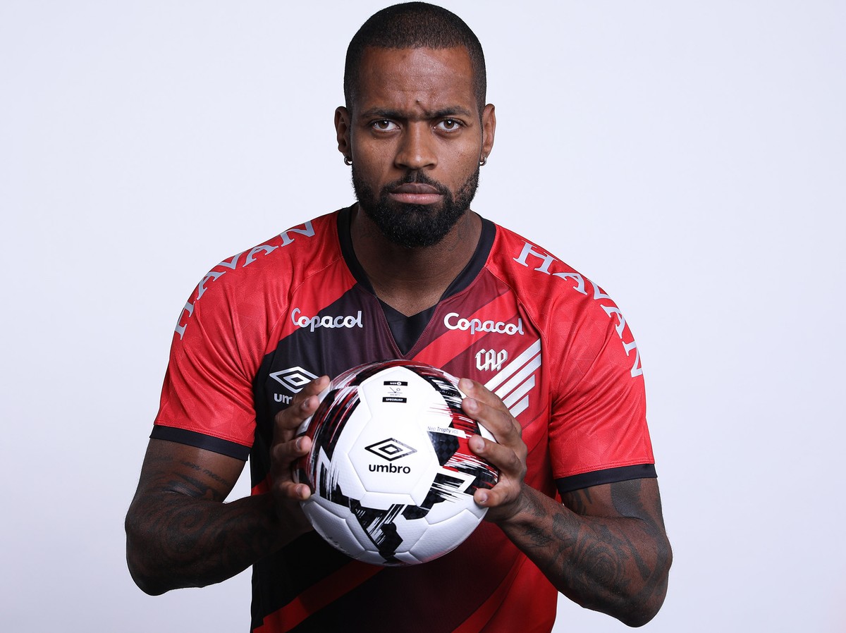 Lesões, dois jogos em 29 meses e contrato de produtividade: como Dedé buscará redenção no Athletico - Globo.com