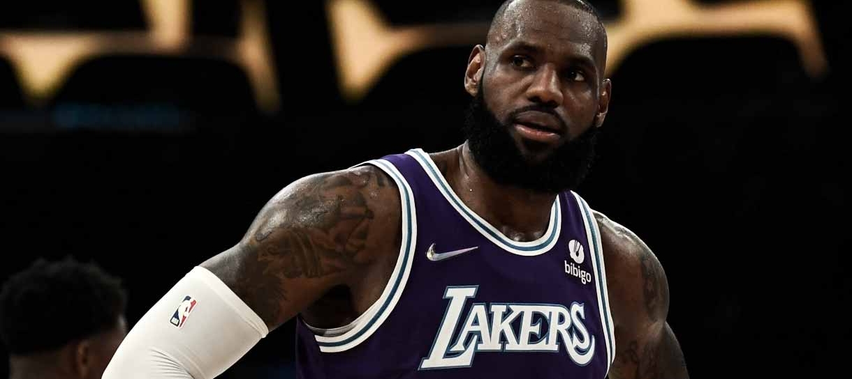 NBA: Antes fosse uma piada de mau gosto, mas Lakers decepciona com LeBron e Davis em quadra - Lakers Brasil