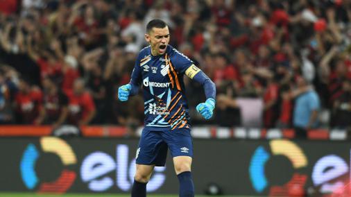 Quase lá! Flamengo conta com importante trunfo para contratar o goleiro Santos - LANCE!