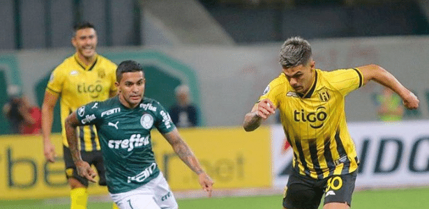 Rodrigo Fernández chega ao Brasil para fechar com o Santos por empréstimo - UOL Esporte