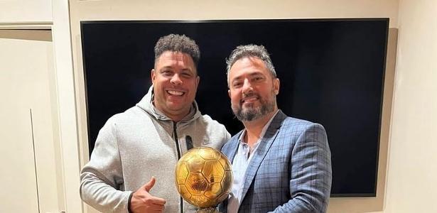 Saída de Vitor Roque do Cruzeiro gera desavença entre Ronaldo e Mattos - UOL Esporte