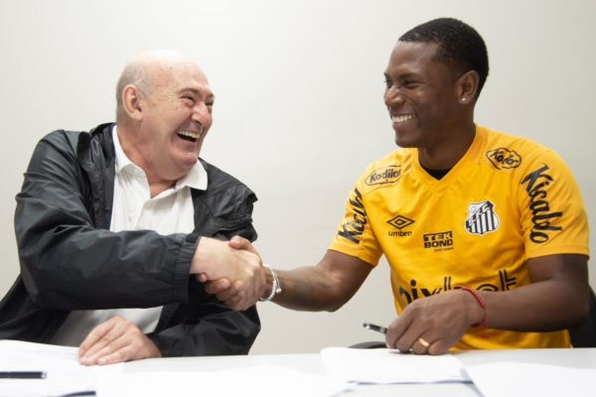 Santos anuncia a contratação de Bryan Angulo - Globo.com