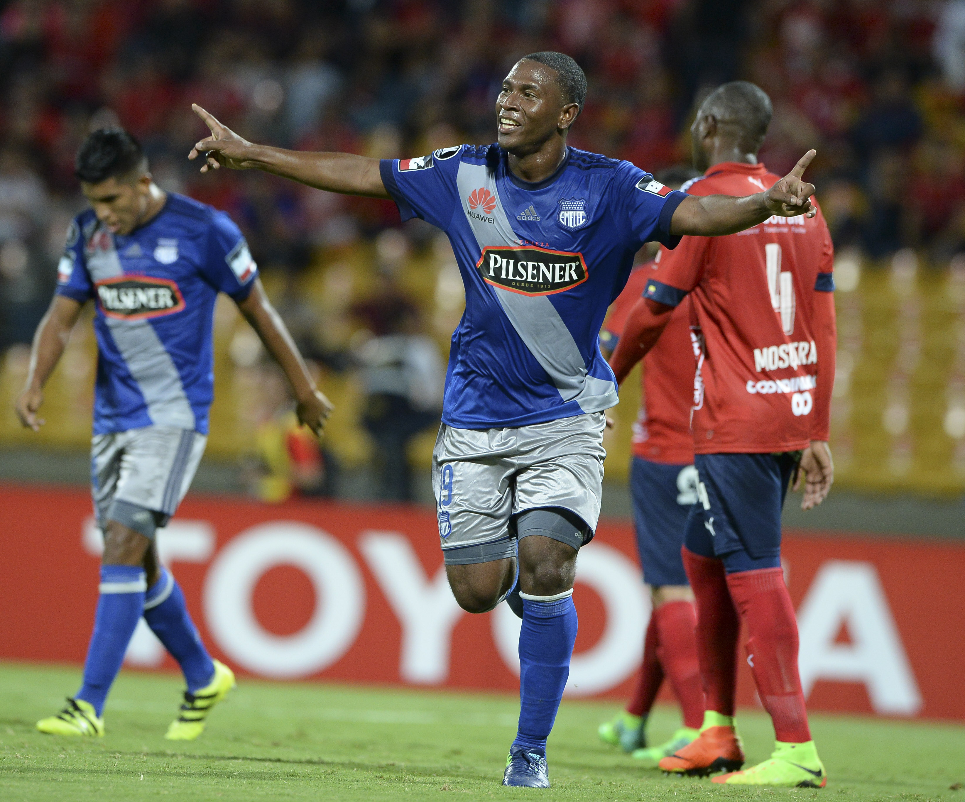 Santos avança em negociação pelo atacante Bryan Angulo - Gazeta Esportiva