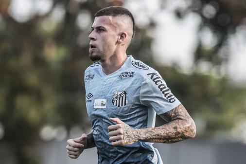 Santos negocia saída do volante Jobson para clube da Série A - LANCE!