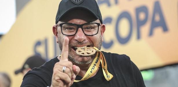 Turco Mohamed festeja aniversário de 52 anos com 2º título pelo Atlético-MG - UOL Esporte