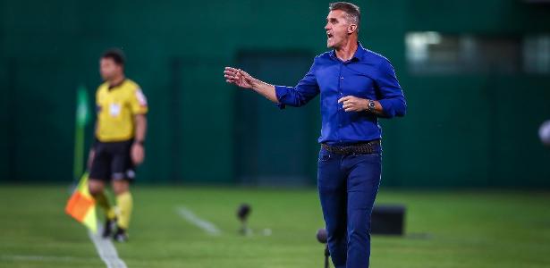 Vagner Mancini volta ao América-MG seis meses após trocar clube pelo Grêmio - UOL Esporte