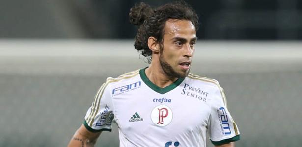 Valdívia se revolta com pênalti para o São Paulo na final do Paulista - UOL Esporte