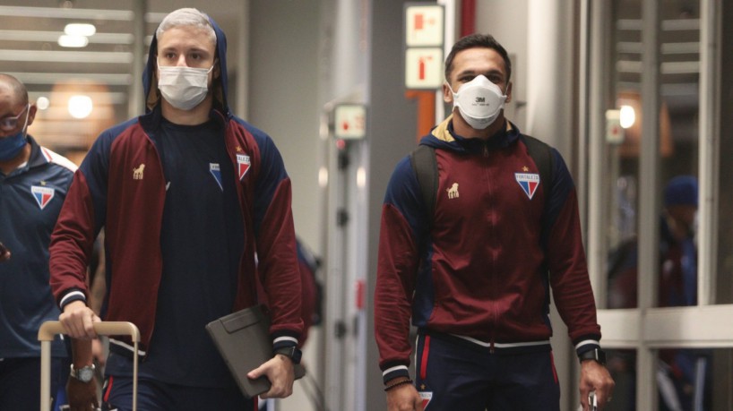 Voo fretado por R$ 790 mil e Porto Alegre na rota: a logística do Fortaleza na Argentina - O POVO